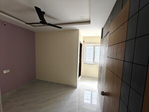 Room in 3 BHK Apartment at Mahadevpur Colony – for Rent
