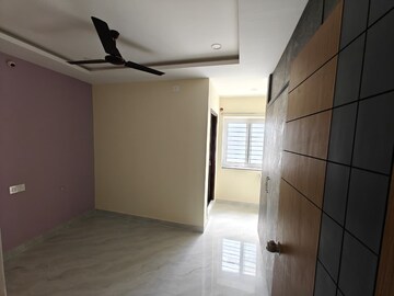 Room in 3 BHK Apartment at Mahadevpur Colony – for Rent