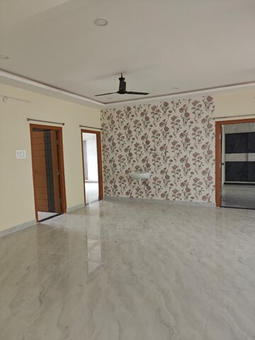 Room in 3 BHK Apartment at Mahadevpur Colony – for Rent