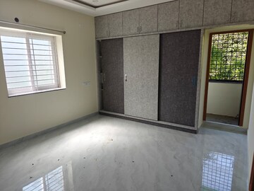Room in 3 BHK Apartment at Mahadevpur Colony – for Rent