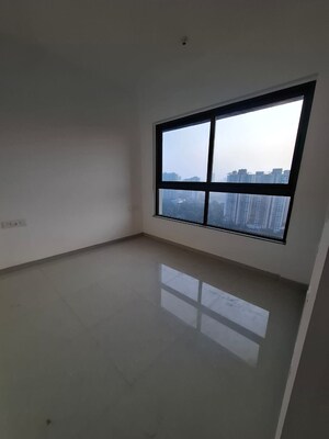 Room in 2 BHK Apartment at Kalpataru Immensa B, Kolshet Road – for Rent