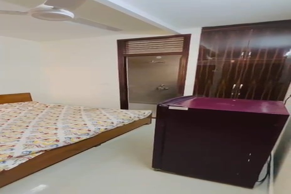 1 RkBuilder Floor For Rent in Chattarpur