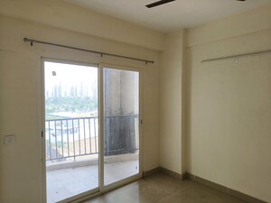 Room in Studio Apartment at Delphine Central Park Estates, Sector 104 – for Sale