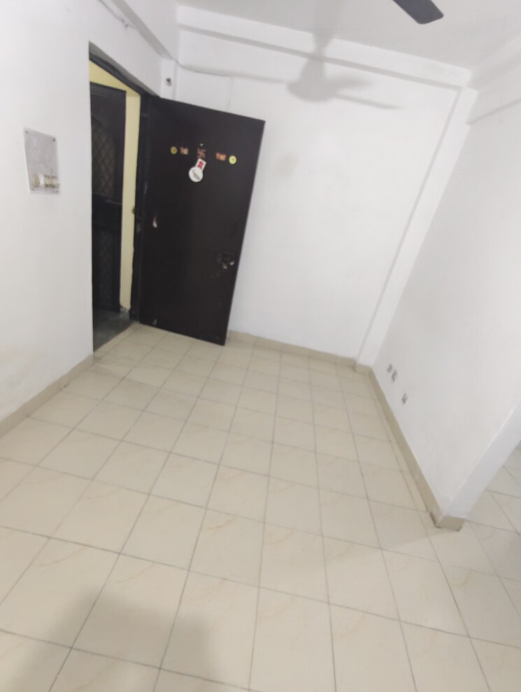 Room, sector 23 dwarka 1 Bedroom 450 Sq.Ft. Apartment In Sector 23 Dwarka Delhi 9421224