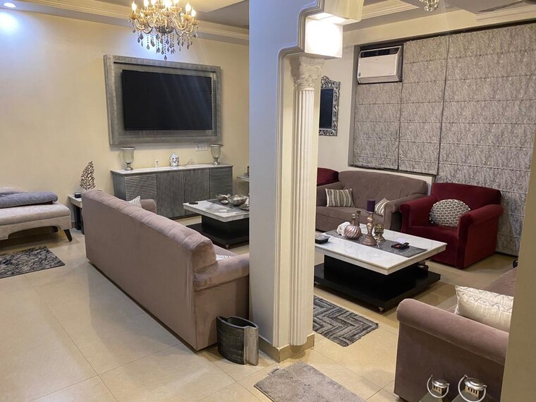 Living Room, greater kailash i 4 Bedroom 500 Sq.Yd. Builder Floor In Greater Kailash I Delhi 9421169