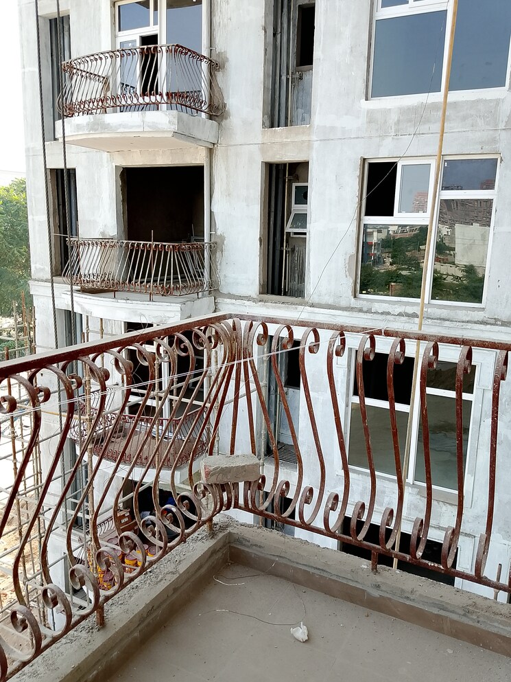 Balcony, omaxe-hazratganj-residency 2 Bedroom 1200 Sq.Ft. Apartment In Gomti Nagar Lucknow 9421257