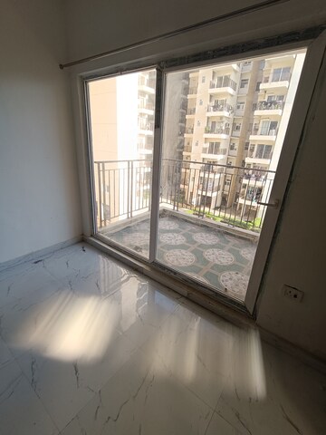 Room in 3 BHK Apartment at Pivotal Paradise, Sector 62 – for Rent