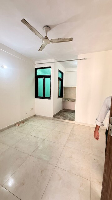 Room in 1 BHK Builder Floor at Saket – for Rent
