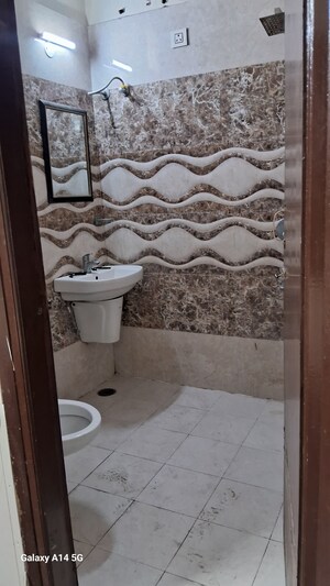 Bathroom in 3 BHK Apartment at Motiaz Royal Citi, Ambala Highway – for Rent