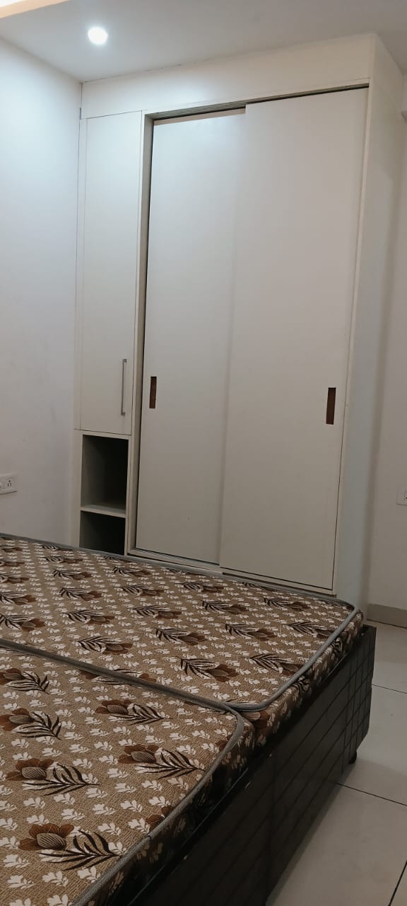 3 BHK + Pooja Room Apartment For Rent in Gomti Homes