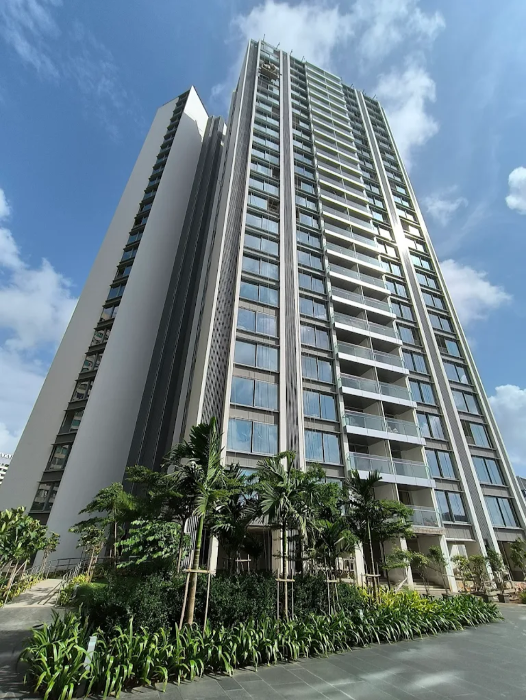 3 BHK 1752 Sq.Ft. Apartment in Oberoi Maxima