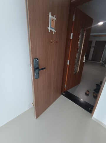 Furnished Amenities in 2 BHK Apartment at Kalpataru Immensa, Kolshet Road – for Rent