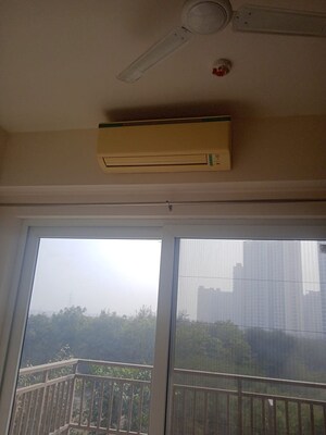 Room in 3 BHK Apartment at Conscient Heritage Max, Sector 102 – for Sale