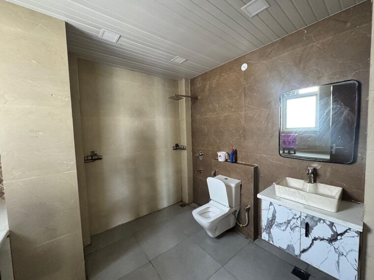 Attached Bathroom, sector 46 2 Bedroom 1460 Sq.Ft. Builder Floor In Sector 46 Noida 9421755