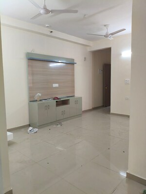 Room in 4 BHK Builder Floor at Dlf Phase ii – for Rent
