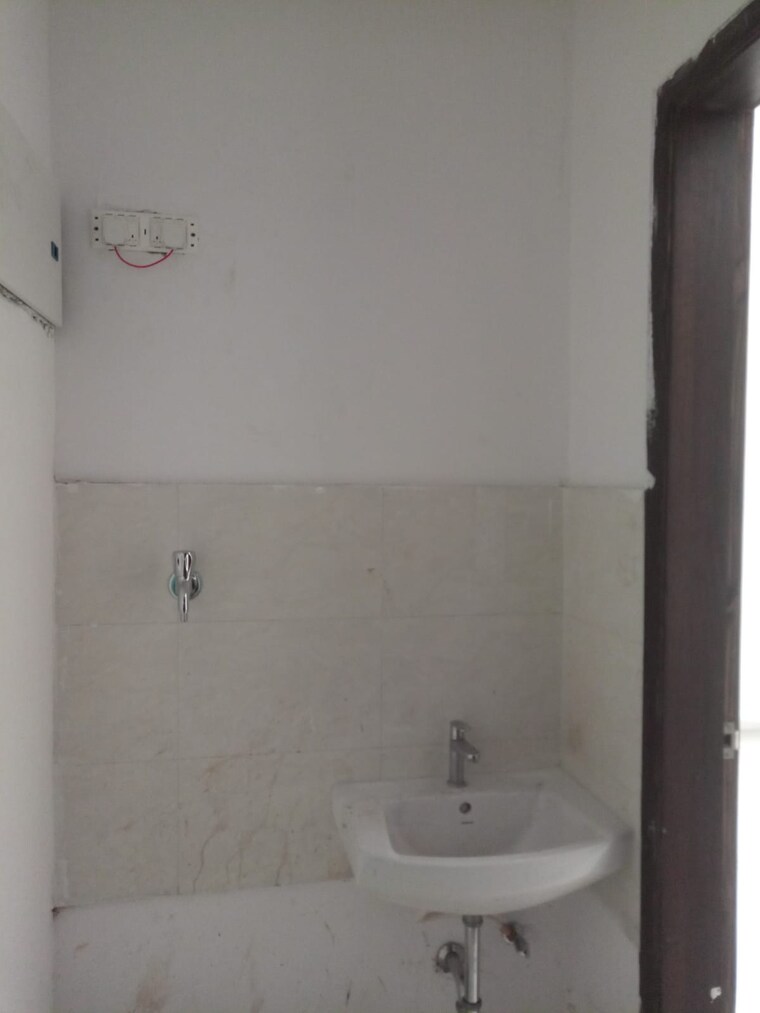 Bathroom, vanaz-corner 3 Bedroom 1451 Sq.Ft. Apartment In Kothrud Pune 9421827
