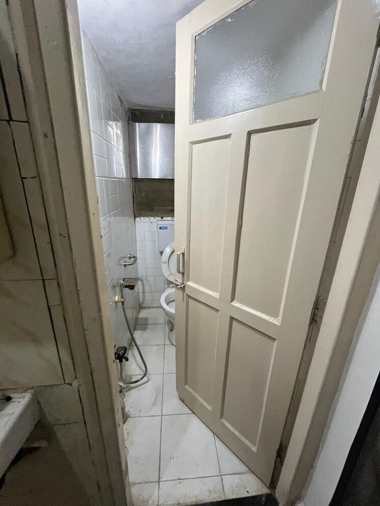 Attached Bathroom, sector 89 2 Bedroom 1135 Sq.Ft. Builder Floor In Sector 89 Gurgaon 9422143