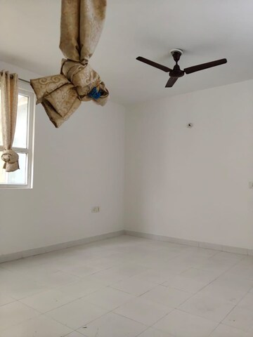 2 BHK Apartment For Rent in Tulip Lemon, Sector 69