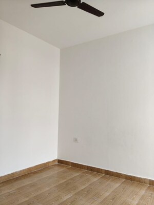 Room in 2 BHK Apartment at Tulip Lemon, Sector 69 – for Rent