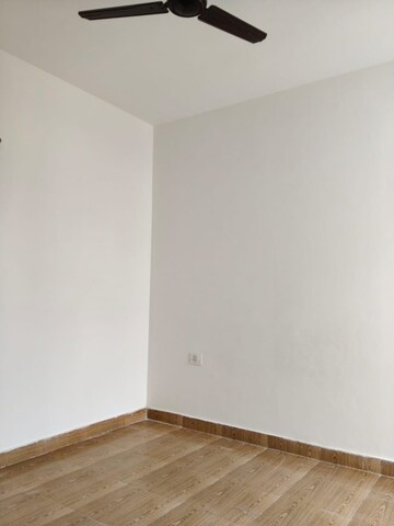 Room in 2 BHK Apartment at Tulip Lemon, Sector 69 – for Rent