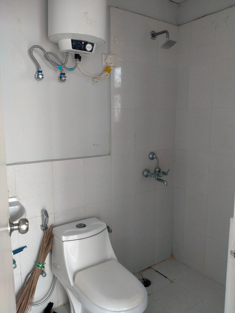 Bathroom, tulip-lemon 2 Bedroom 526 Sq.Ft. Apartment In Sector 69 Gurgaon 9422038