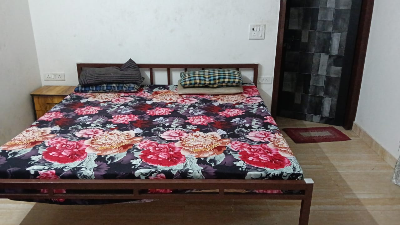 StudioIndependent House For Rent in RWA Apartments Sector 71