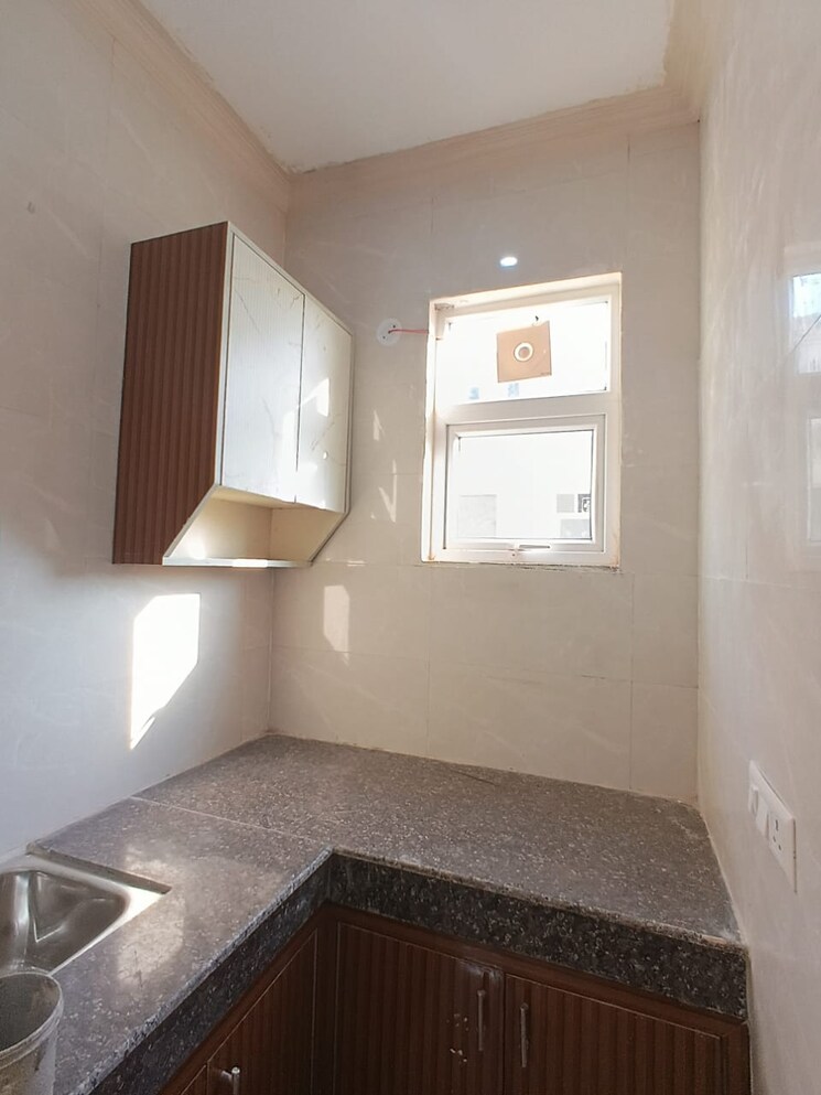 Room, vasant kunj 1 RK 250 Sq.Ft. Builder Floor In Vasant Kunj Delhi 9422095