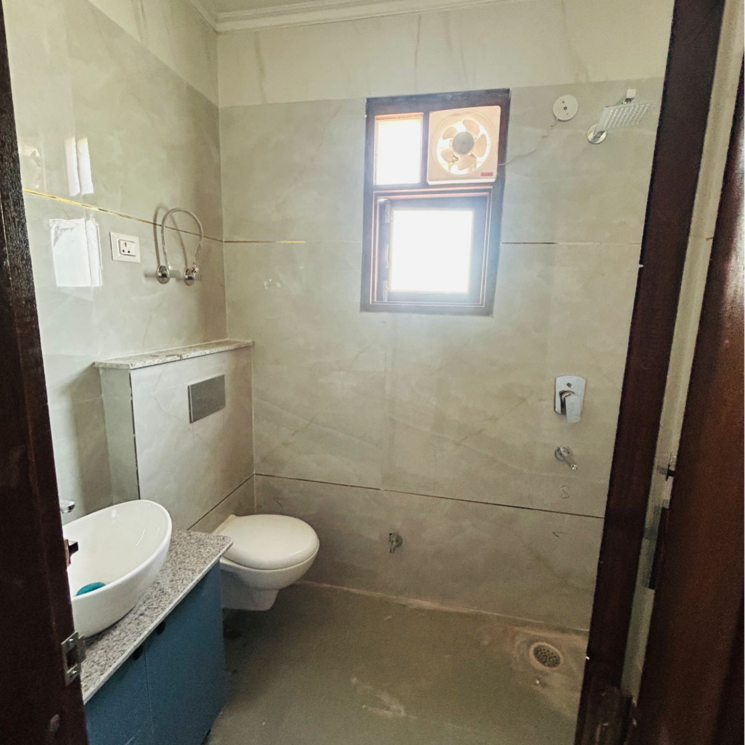 Bathroom, chattarpur 3 Bedroom 800 Sq.Ft. Builder Floor In Chattarpur Delhi 9422076