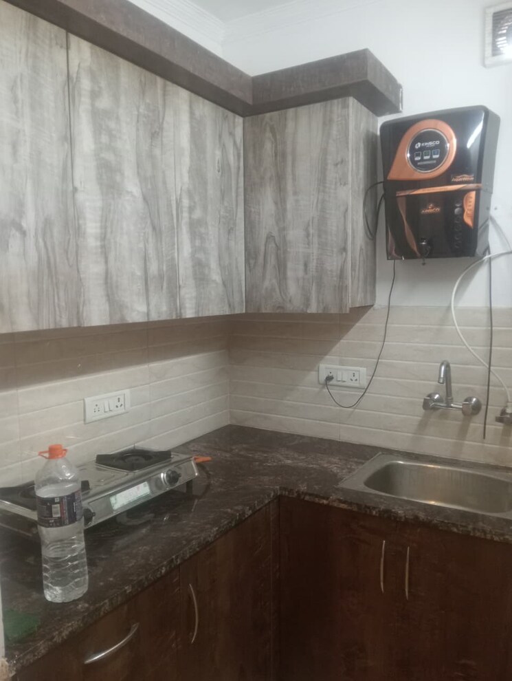 Kitchen, freedom fighters enclave 1 Bedroom 550 Sq.Ft. Builder Floor In Freedom Fighters Enclave Delhi 9422121