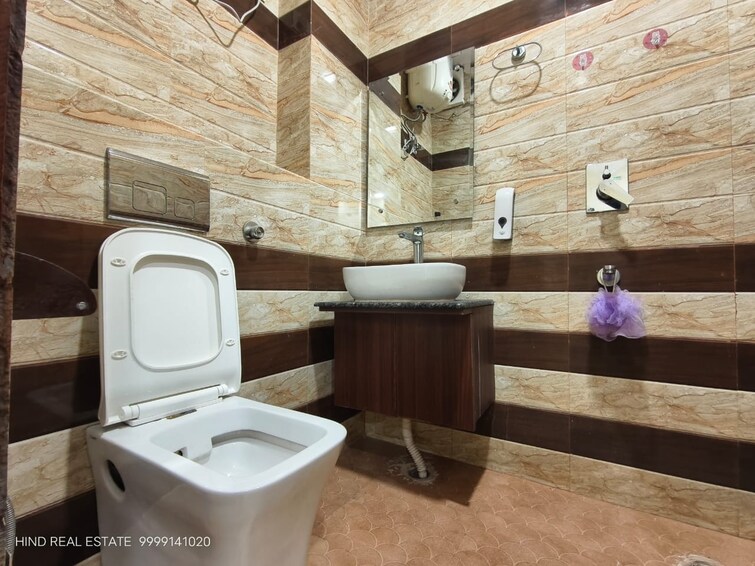 Attached Bathroom, vasant kunj 2 Bedroom 900 Sq.Ft. Builder Floor In Vasant Kunj Delhi 9422172