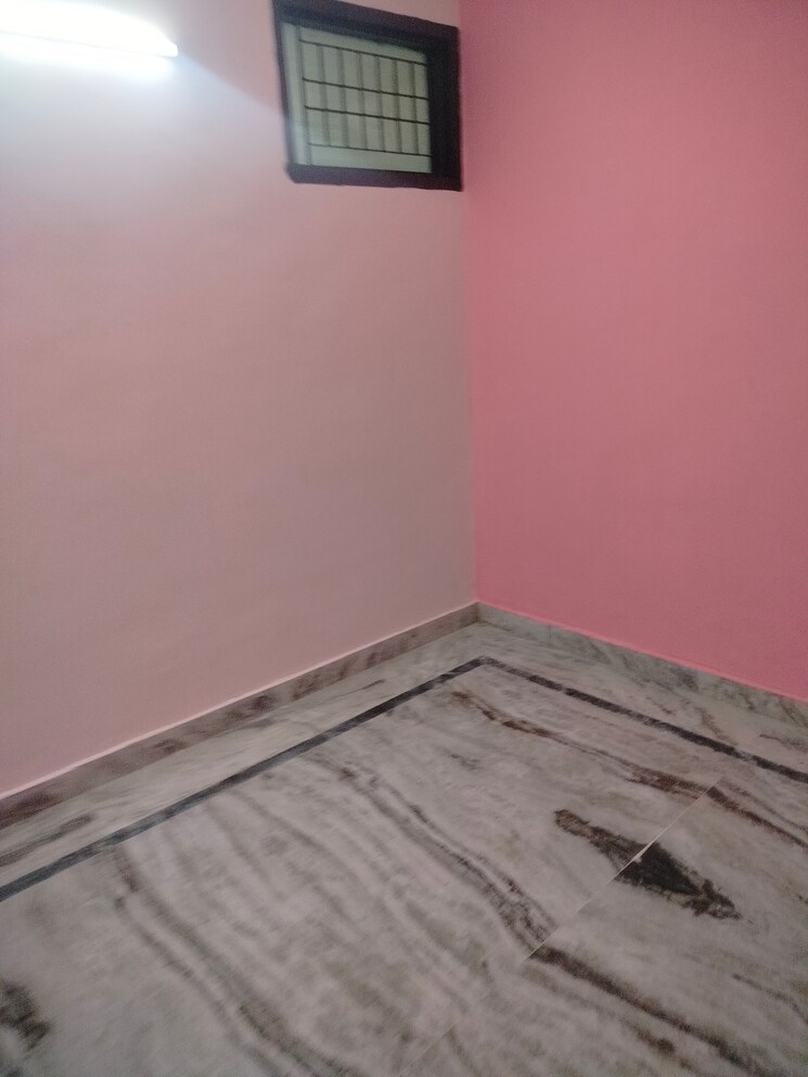 Room, raj nagar 3 Bedroom 900 Sq.Ft. Builder Floor In Raj Nagar Delhi 9422167