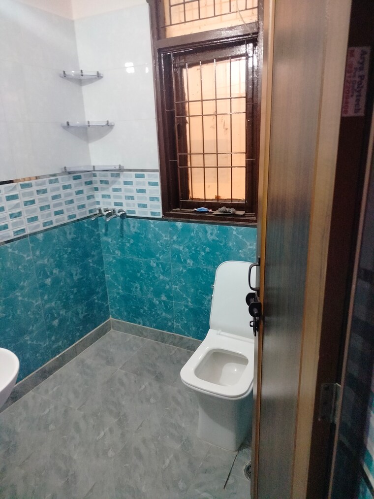 Bathroom, raj nagar 3 Bedroom 900 Sq.Ft. Builder Floor In Raj Nagar Delhi 9422167