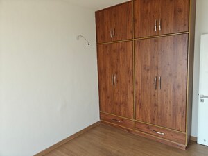 Room in 2 BHK Apartment at Signature Global Proxima, Sector 89 – for Rent