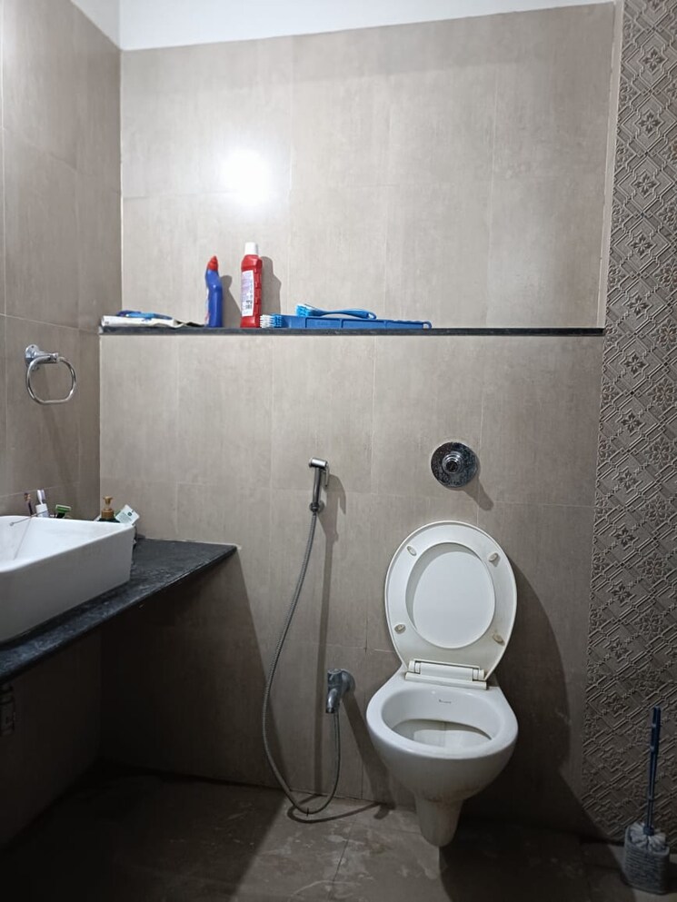 Bathroom, amis-pranam-towers 3 Bedroom 1021 Sq.Ft. Apartment In Charholi Budruk Pune 9422173