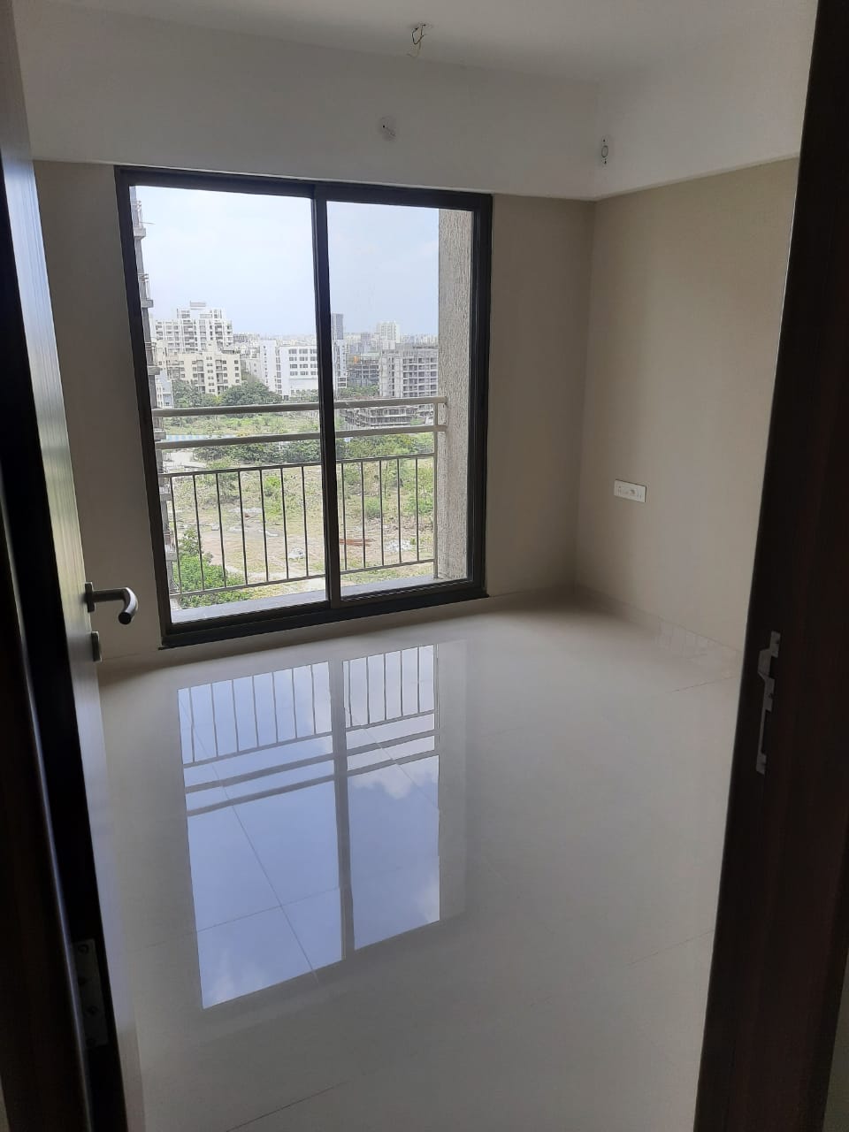 2 BHK + Extra Room 825 Sq.Ft. Apartment in Kohinoor Courtyard One