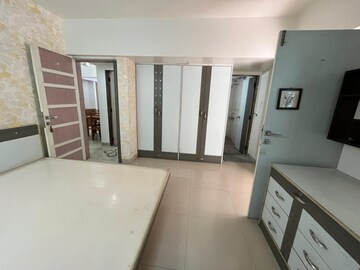 Bedroom in 4 BHK Apartment at Green Orchid, Aundh – for Rent