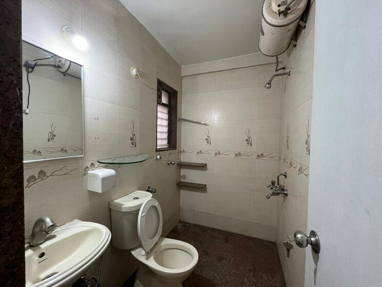 Bathroom, green-orchid 4 Bedroom 2000 Sq.Ft. Apartment In Aundh Pune 9422316