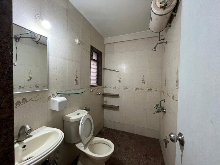 Bathroom, green-orchid 4 Bedroom 2000 Sq.Ft. Apartment In Aundh Pune 9422316