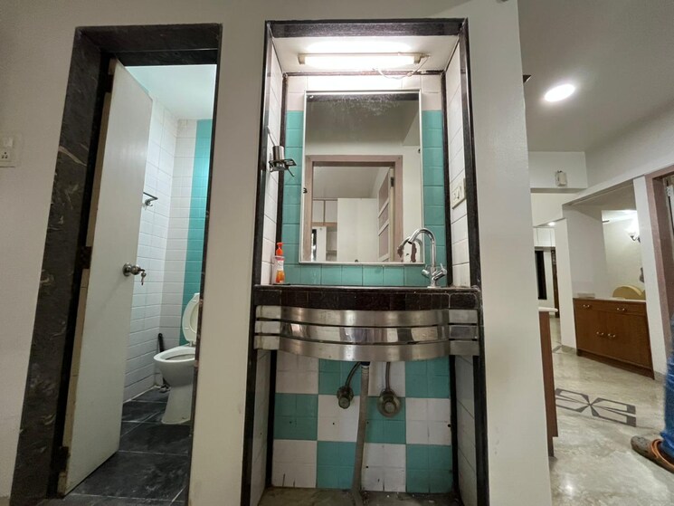 Bathroom, green-orchid 4 Bedroom 2000 Sq.Ft. Apartment In Aundh Pune 9422316