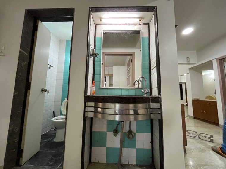 Bathroom, green-orchid 4 Bedroom 2000 Sq.Ft. Apartment In Aundh Pune 9422316