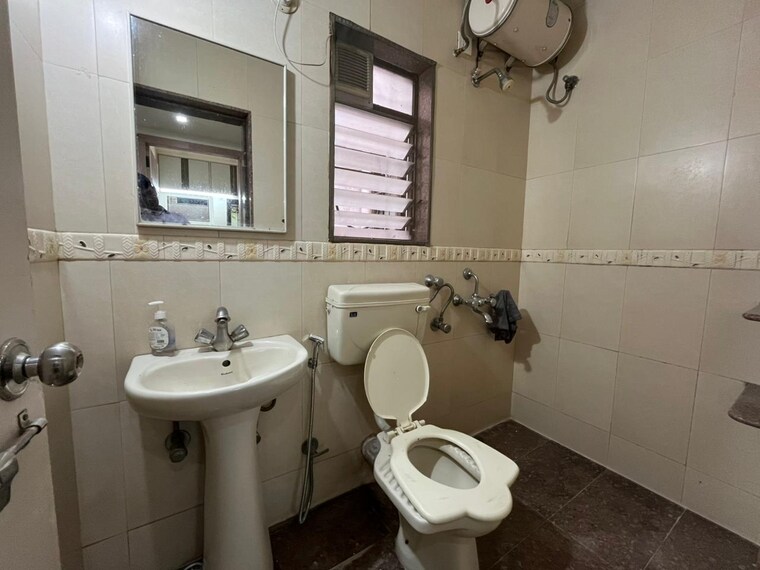 Attached Bathroom, green-orchid 4 Bedroom 2000 Sq.Ft. Apartment In Aundh Pune 9422316