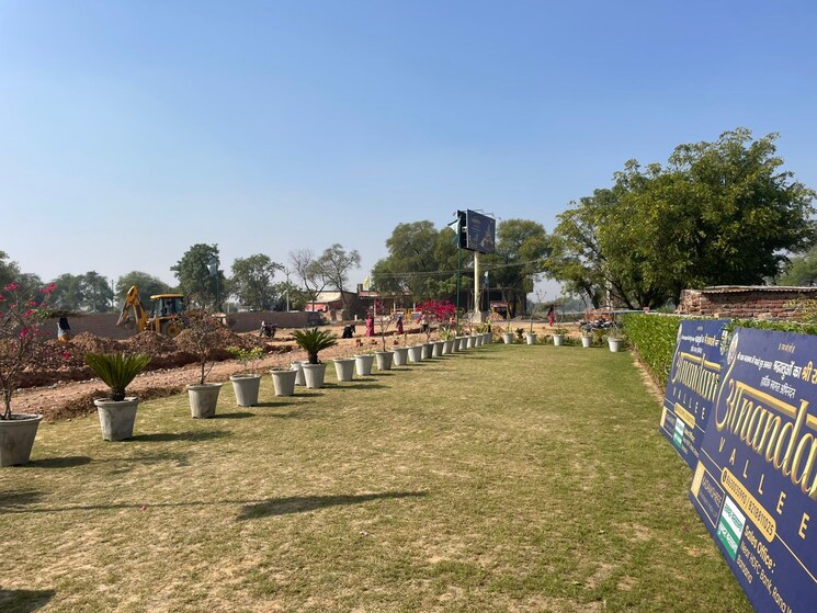 Garden, barsana  150 Sq.Yd. Plot In Barsana Mathura 9422324