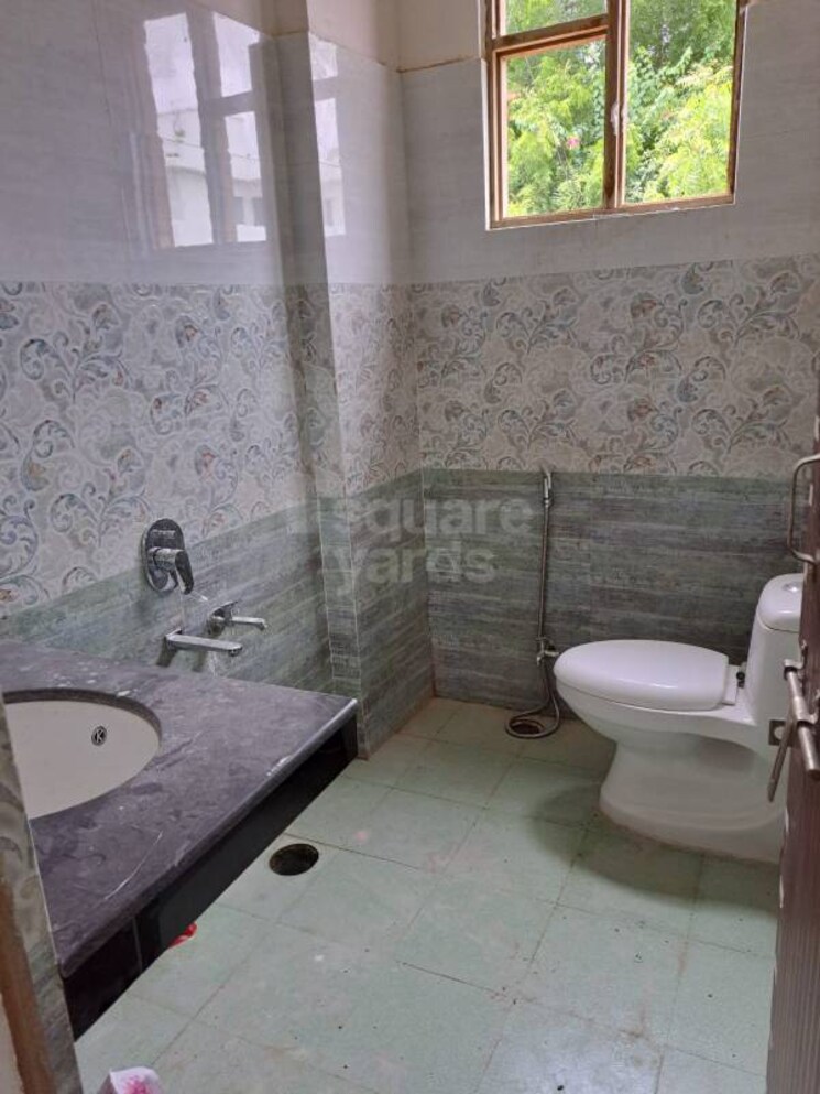 Attached Bathroom, gomti nagar 3 Bedroom 1705 Sq.Ft. Independent House In Gomti Nagar Lucknow 9422349
