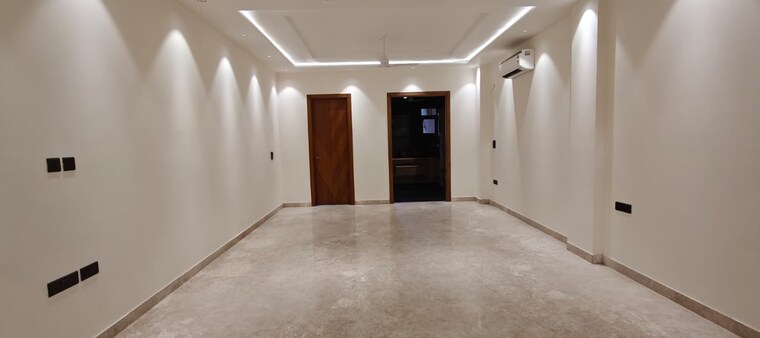 Room, lajpat nagar 4 3 Bedroom 200 Sq.Yd. Builder Floor In Lajpat Nagar 4 Delhi 9422353