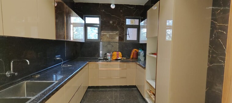 Kitchen, lajpat nagar 4 3 Bedroom 200 Sq.Yd. Builder Floor In Lajpat Nagar 4 Delhi 9422353