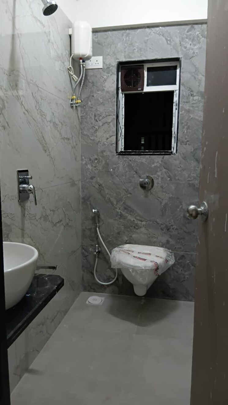 Bathroom, goregaon west 2 Bedroom 650 Sq.Ft. Builder Floor In Goregaon West Mumbai 9422412