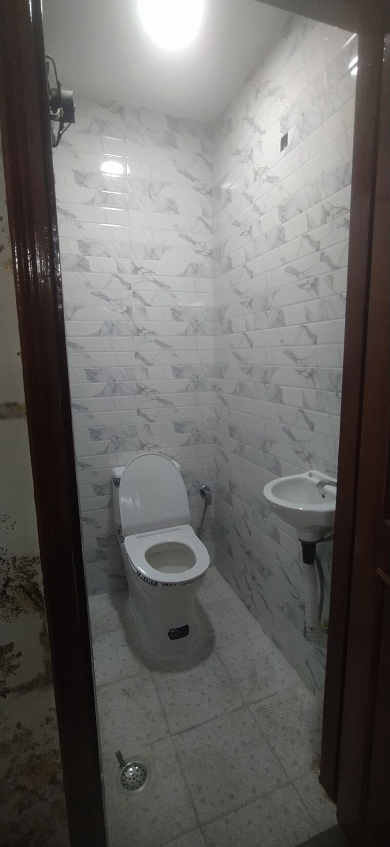 Bathroom, khirki extension 2 Bedroom 600 Sq.Ft. Builder Floor In Khirki Extension Delhi 9422515