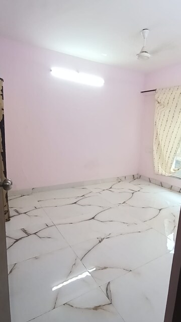 Room in 1 BHK Apartment at Classic Power Residency, Santacruz West – for Rent