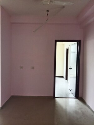 Room in 2 BHK Apartment at Mahagun Mywoods, Sector 16c Greater Noida – for Rent