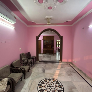 Parking in 3.5 BHK Villa at Sector 21 – for Rent